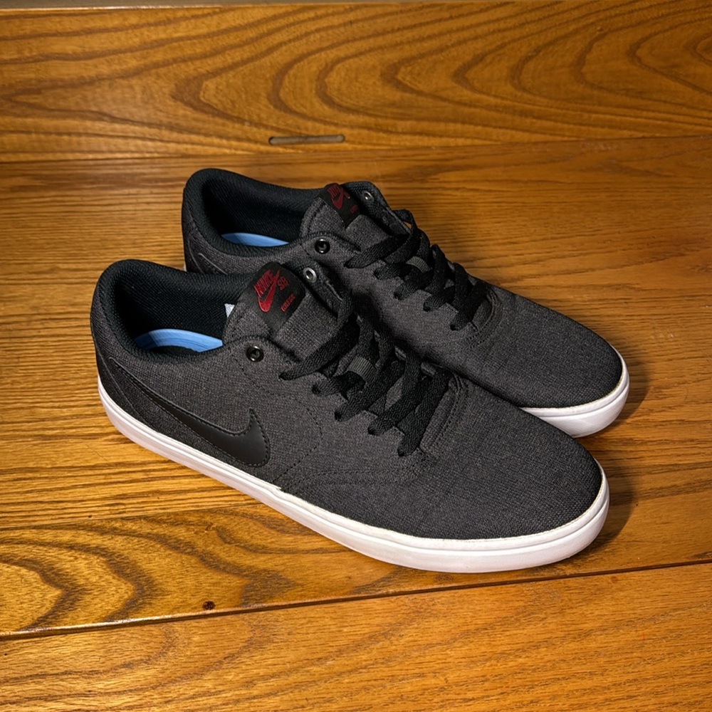 Nike - SB Check Solarsoft Canvas Sneakers In Black